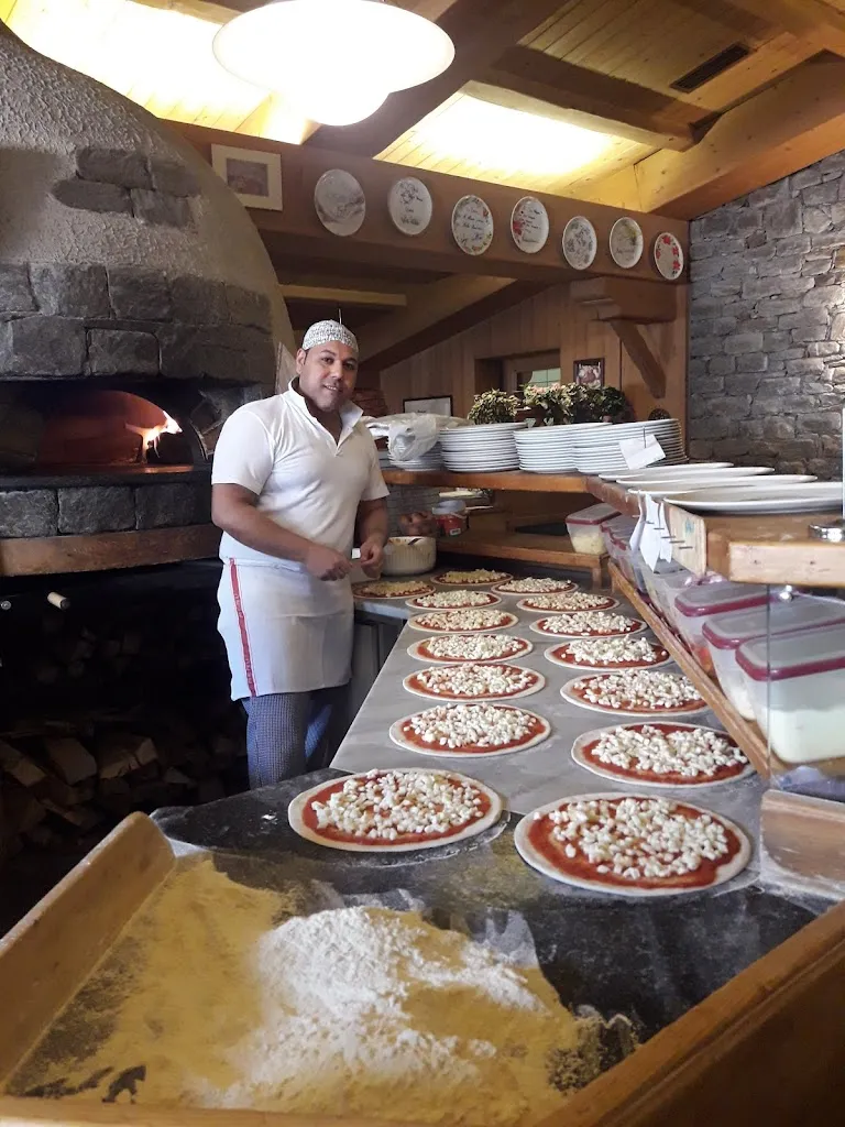 La Tigre Nera 2 - Pizza e Kebab restaurant in Sondalo