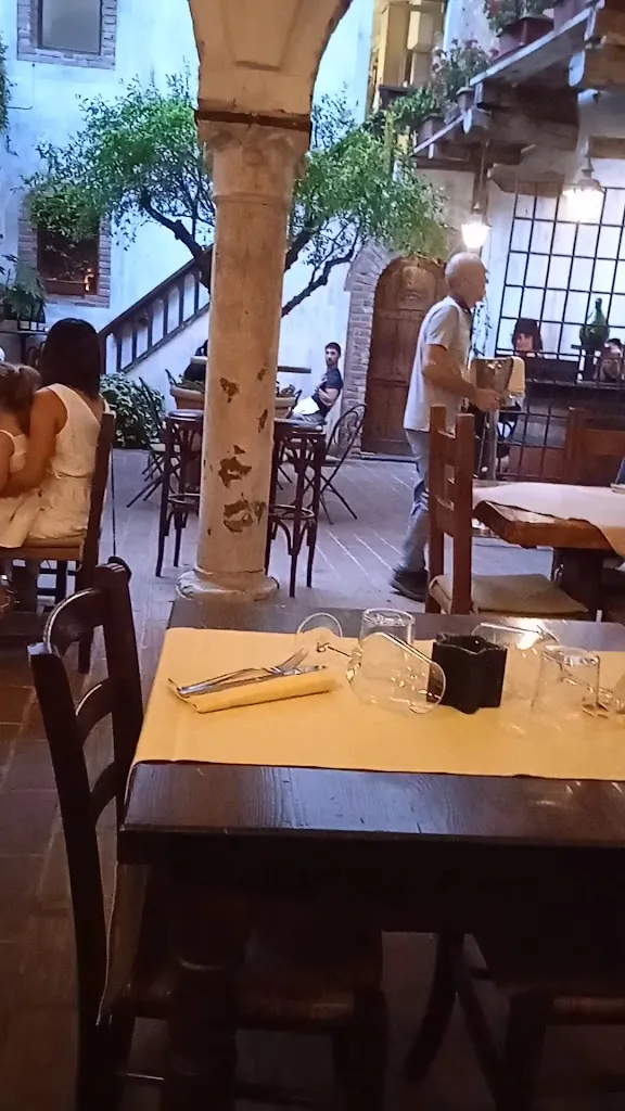 Enoteca i 5 Frati - Ristorante Enoteca_Soncino_slider_image_2