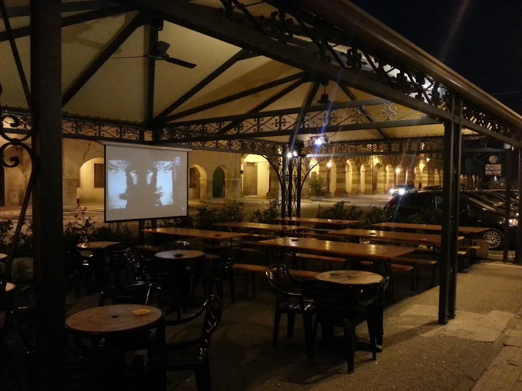 Top Secret Pub_Spineda_slider_image_1