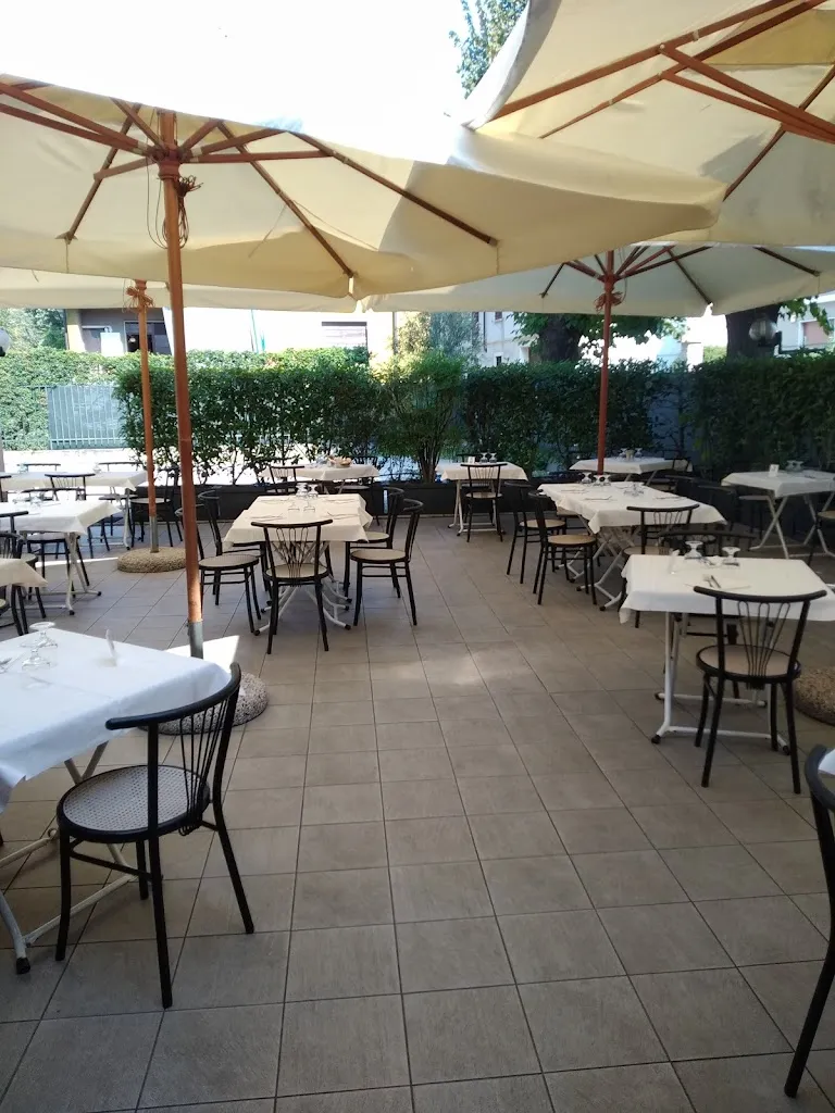 Ristorante Pizzeria Il Gabbiano restaurant in Sovico