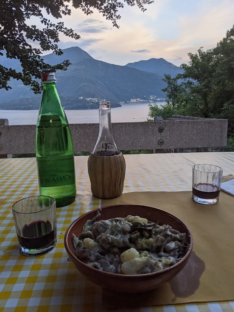 Hayley Ford_Crotto delle Camelie_Stazzona_review