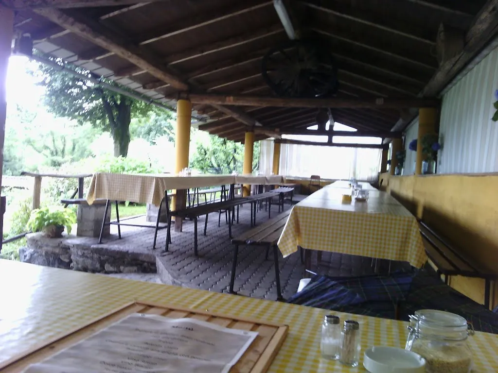 Trattoria Crottone Del 1400_Stazzona_slider_image_1