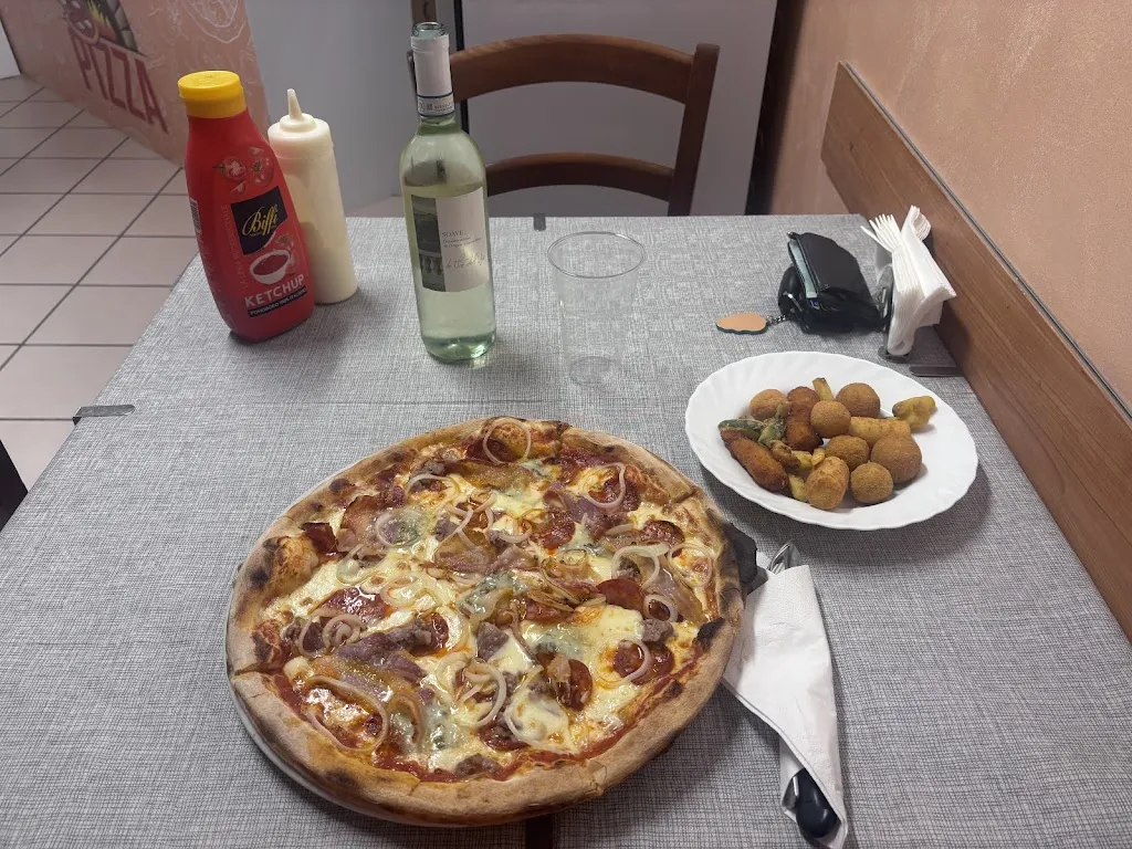 Menu_L'angolo Della Pizza DI Veli Amarildo_Suisio_image_8