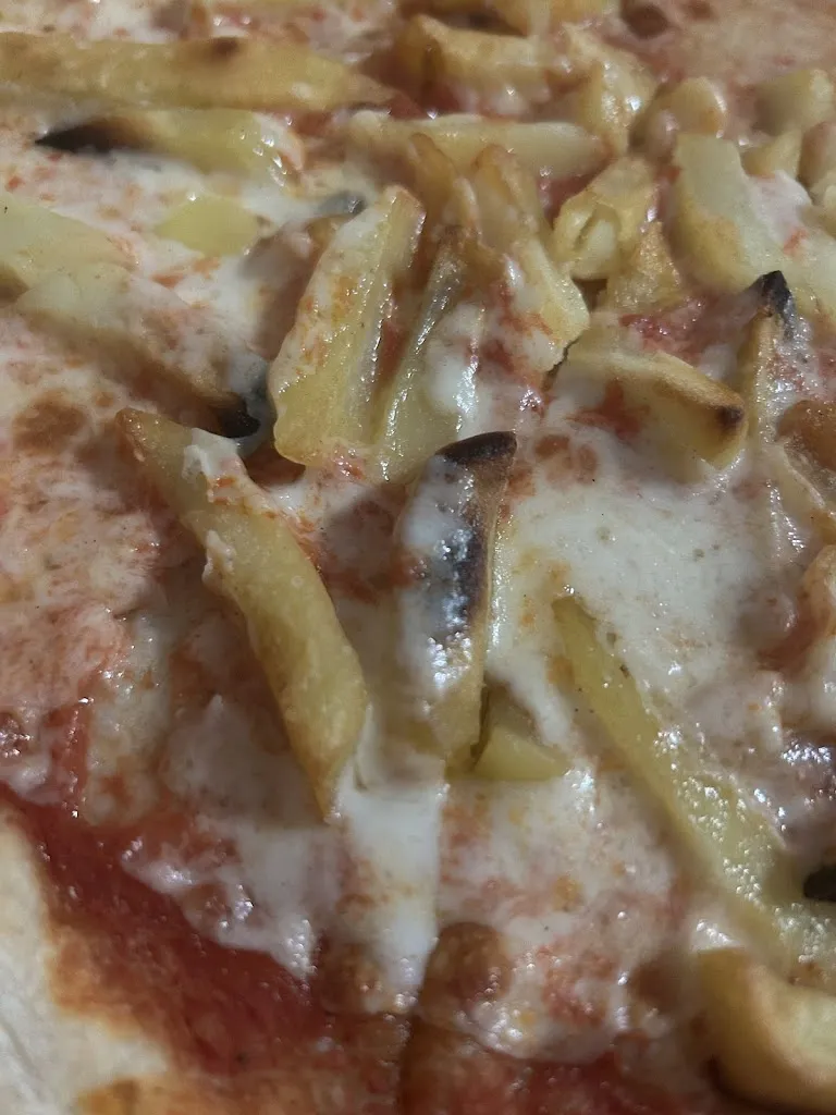 Pizzeria Le Piramidi Di Shokr Ayman restaurant in Suisio