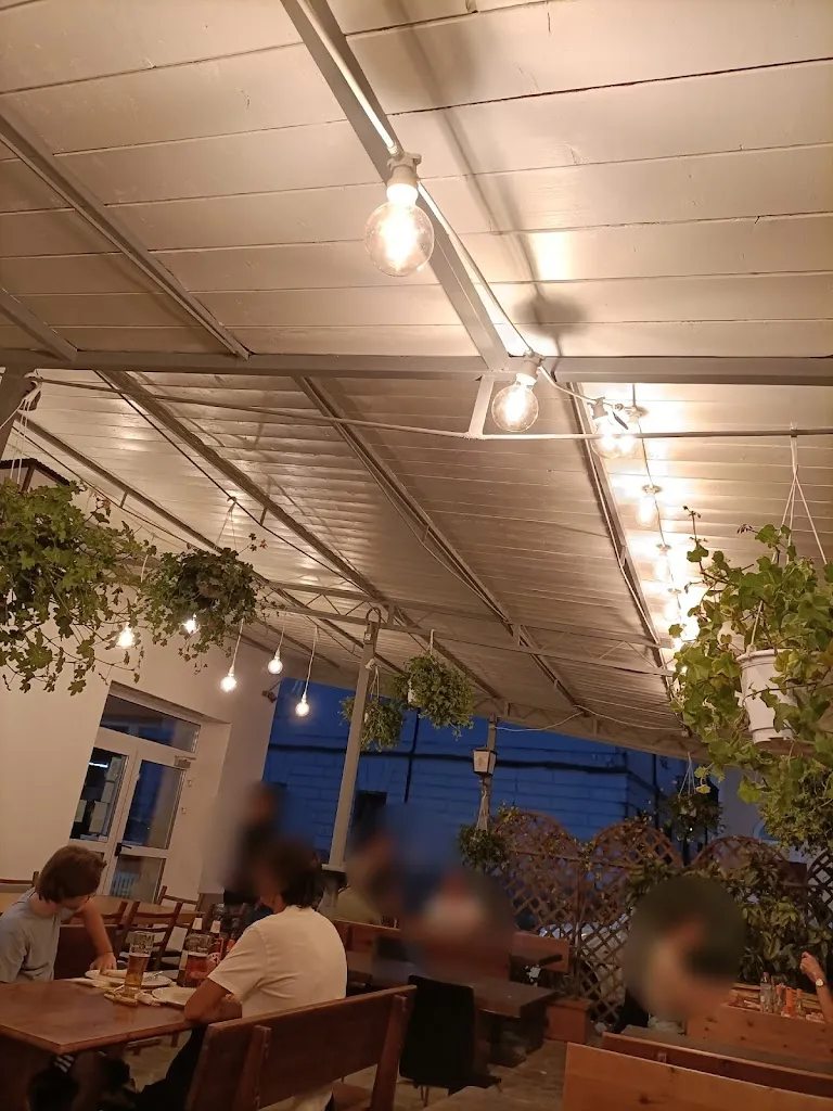 Alberto Salustiani_Angel Bar & Pizzeria_Sustinente_review