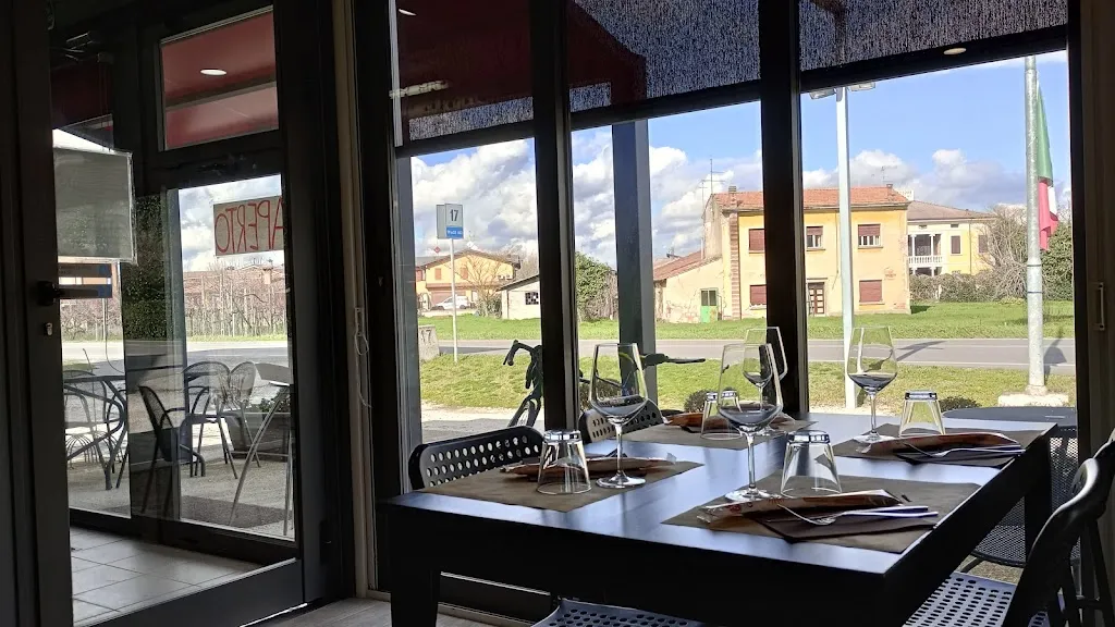 stefano ferioli_Casa Rizzoli - Pescheria Gastronomia - Street Food_Sustinente_review