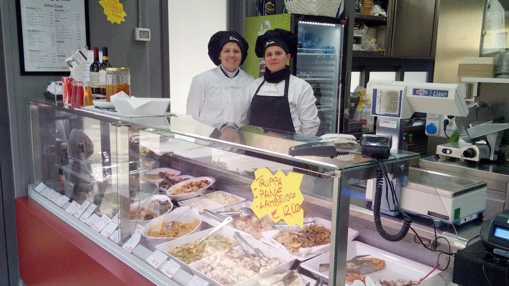 Casa Rizzoli - Pescheria Gastronomia - Street Food_Sustinente_slider_image_1