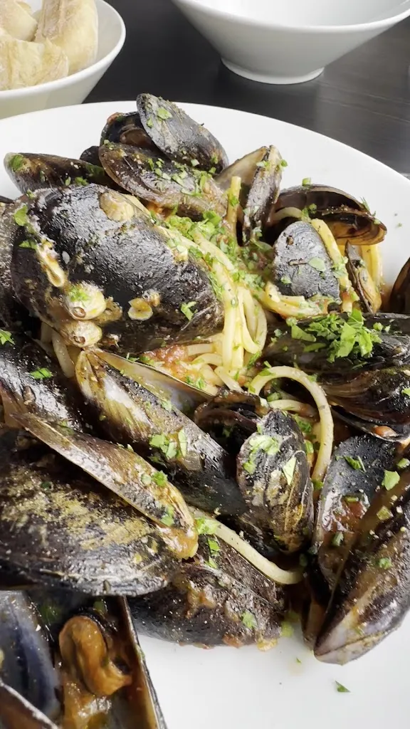 Casa Rizzoli - Pescheria Gastronomia - Street Food_Sustinente_slider_image_2