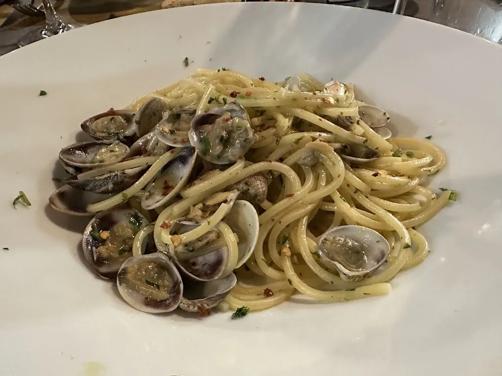 Casa Rizzoli - Pescheria Gastronomia - Street Food_Sustinente_slider_image_3