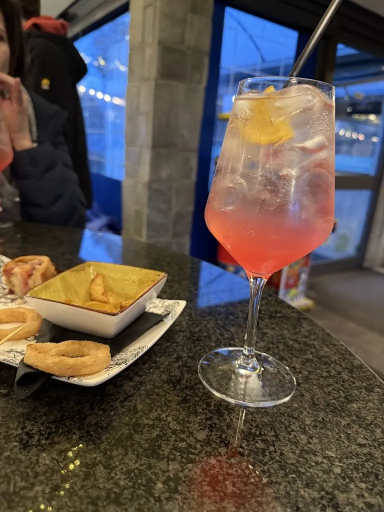 Wet Cafè_Tabiago-Cibrone_slider_image_2