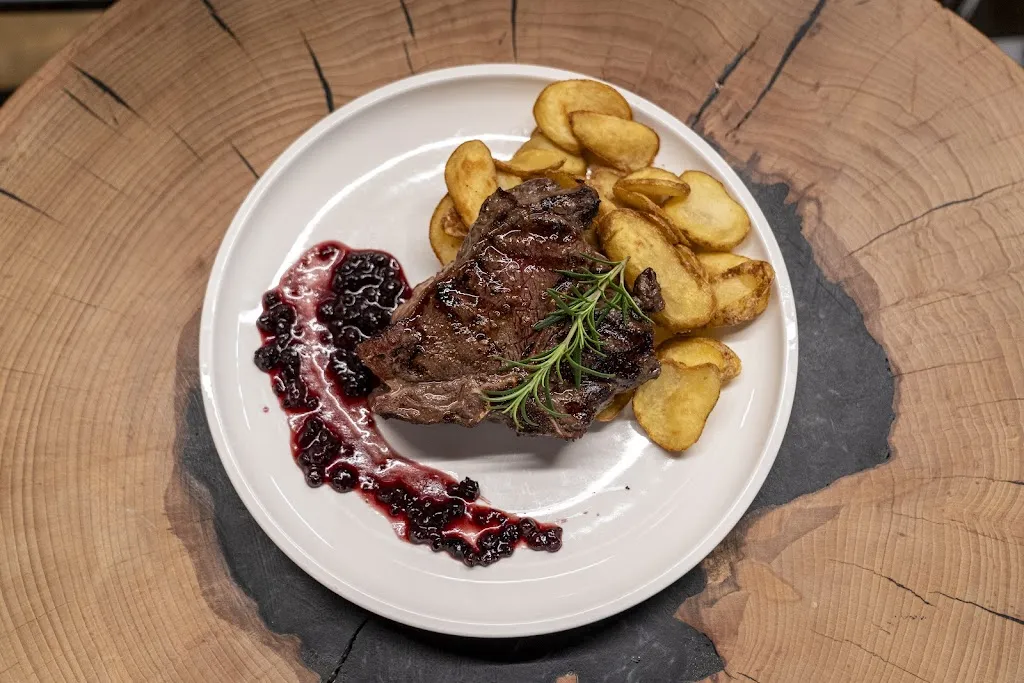 Il Bisteca - Agriturismo_Talamona_slider_image_2