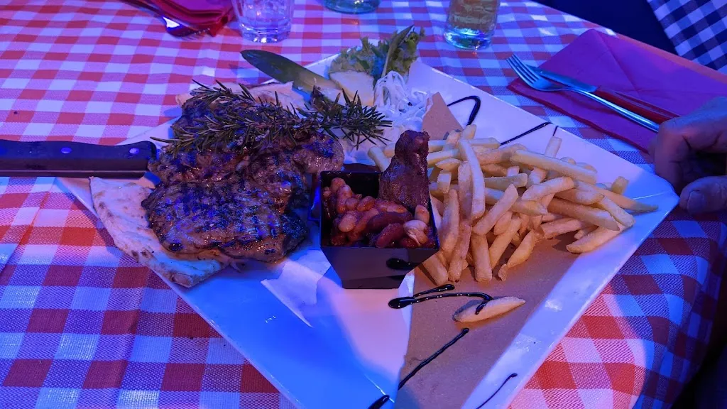 Patrick Bellasi_El Paso Steakhouse Pizzeria_Talamona_review