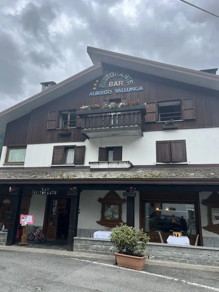 Aravind Ramachandran_Albergo Ristorante VALLUNGA - NEGOZIO ALIMENTARI E PRODOTTI TIPICI_Tartano_review