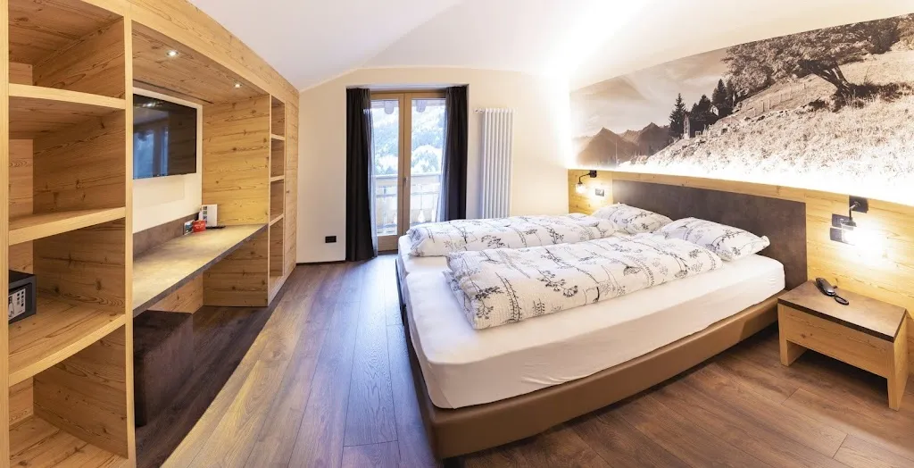 Albergo Ristorante Pizzeria Miralago_Tartano_slider_image_3