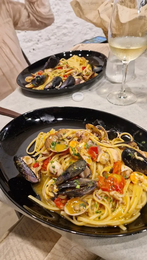 Charlie Penrose_Lu Cardillu Trattoria_Campi Salentina_review