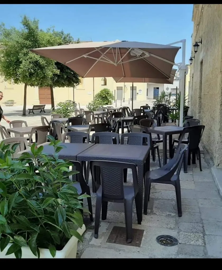 Lu Cardillu Trattoria restaurant in Campi Salentina