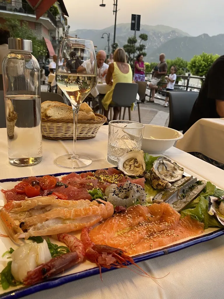 Liudmila Ushakova_Il Porticciolo_Tavernola Bergamasca_review