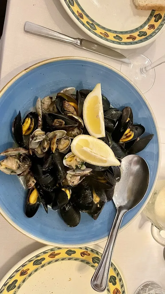 Ferdinand Ertl_Il Porticciolo_Tavernola Bergamasca_review