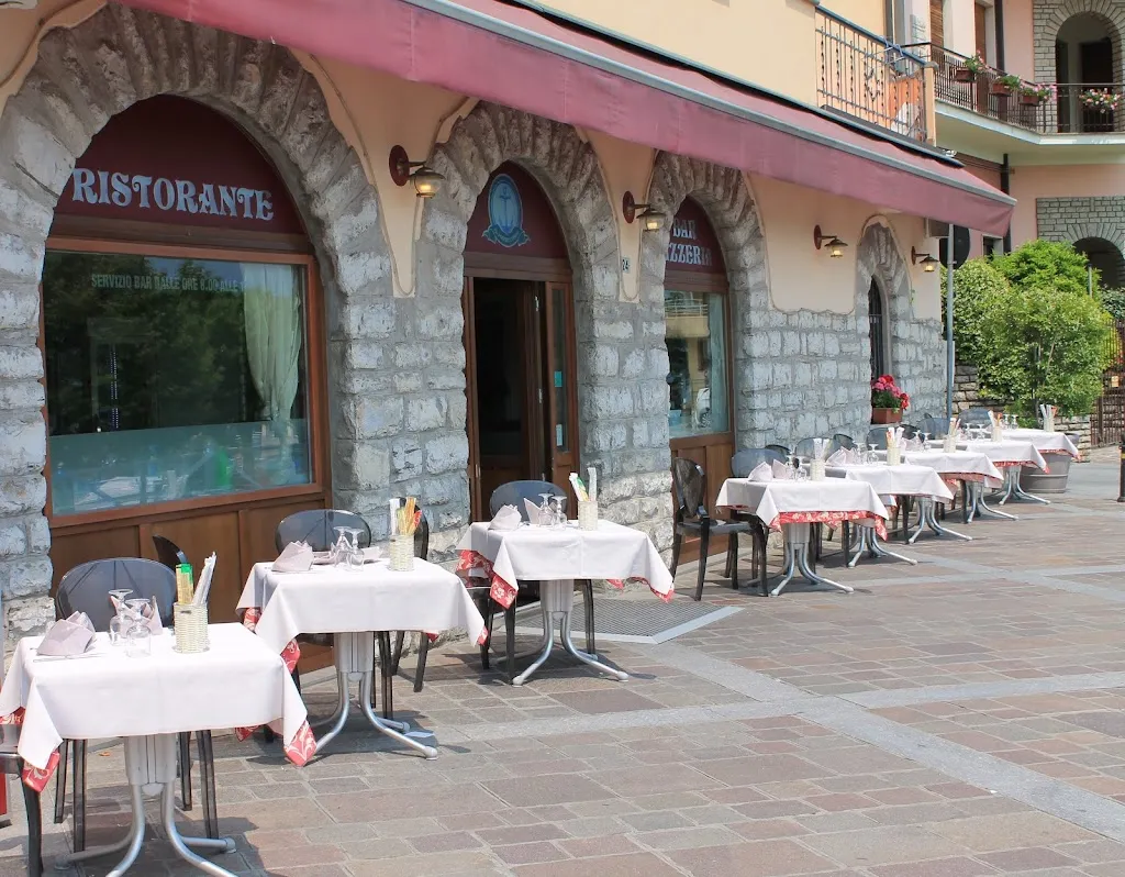 Il Porticciolo restaurant in Tavernola Bergamasca