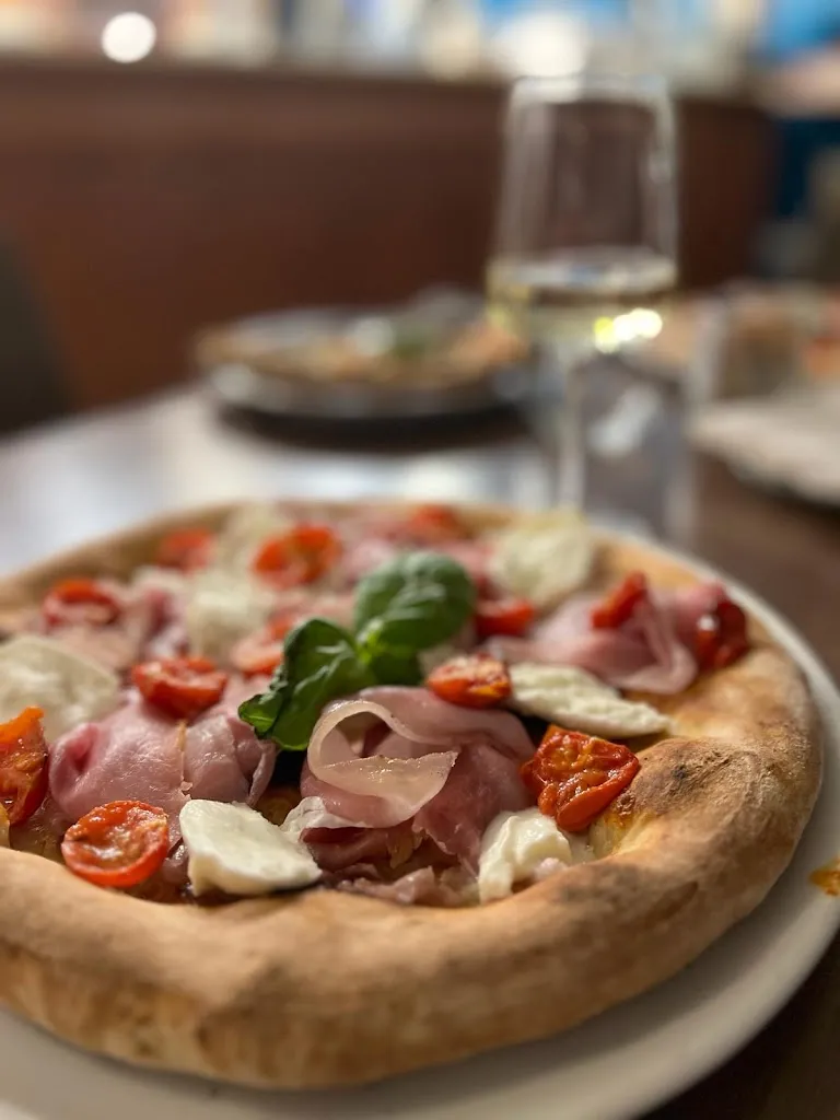 Ristorante pizzeria La Posta_Tavernole_slider_image_2