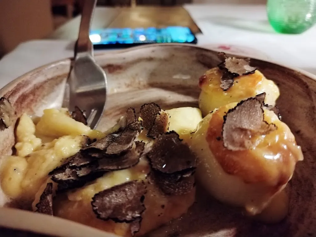 Adam Troy_Ristoro L'Antica Scuderia_Tavernole_review