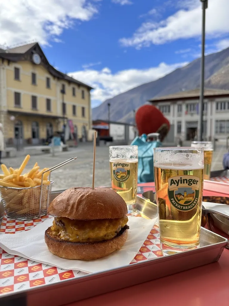 Moroburger_Tirano_slider_image_3