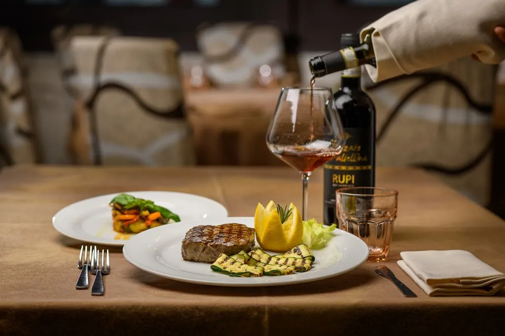 Italian Restaurant Vittoria Tirano_Tirano_slider_image_3