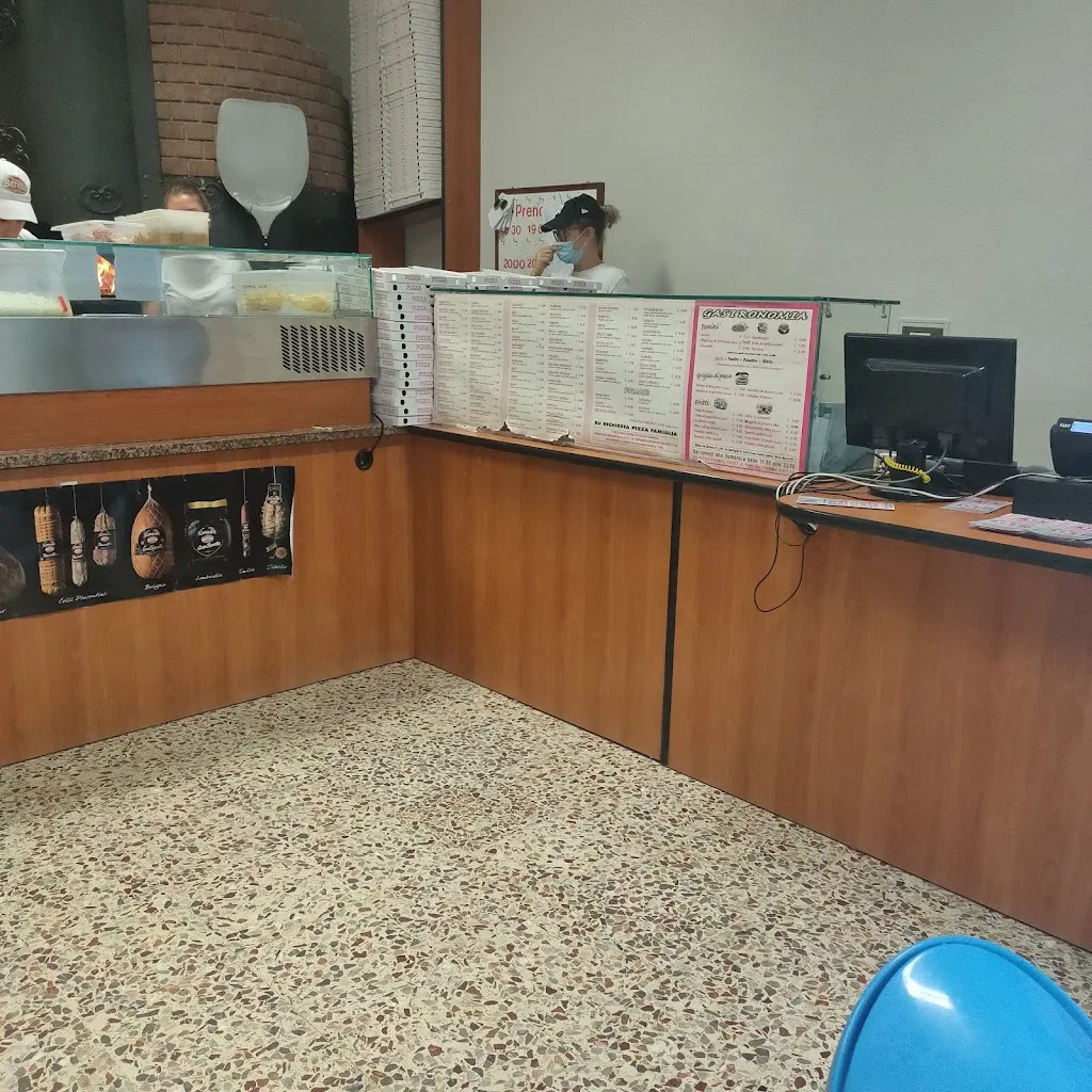 Mony's Pizza Di El Sayed Mohamed_Terno d'Isola_slider_image_3