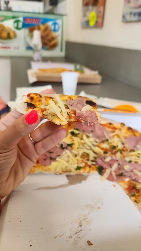 Izabela M_Pizza Time_Terno d'Isola_review