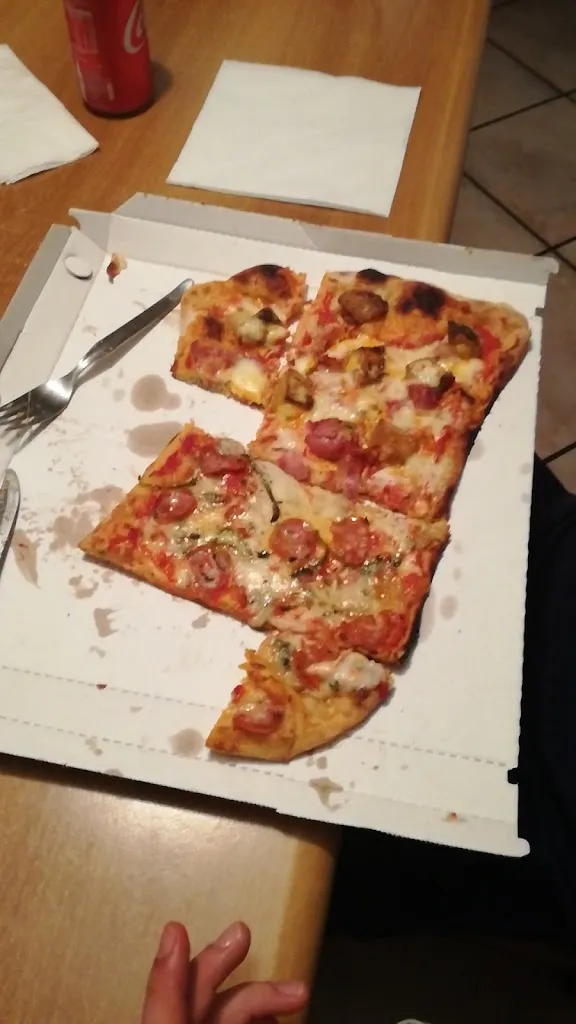 Santina Balzarini_Naive Pizzeria_Torbole Casaglia_review