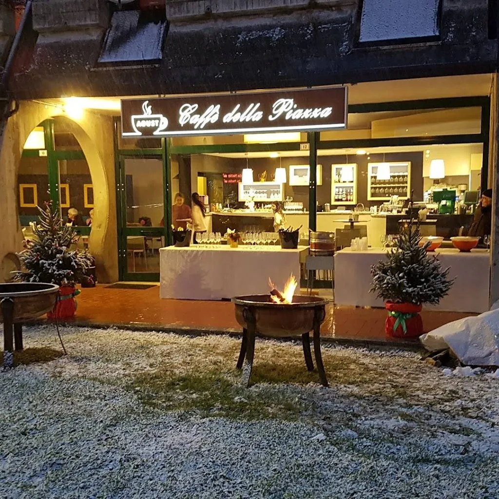 Caffè della Piazza restaurant in Torbole Casaglia