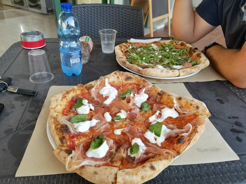 Holger Habel_Pizzeria D'Asporto La Plaza_Torbole Casaglia_review