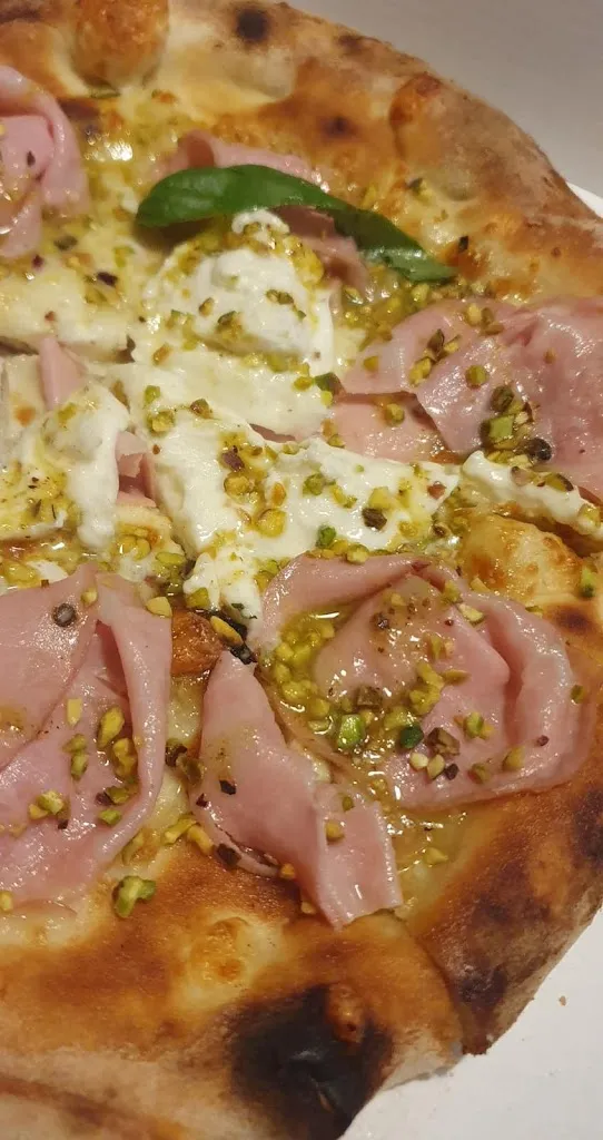 Annarita Vimercati_Ristorante pizzeria Tramonti_Torre Beretti_review