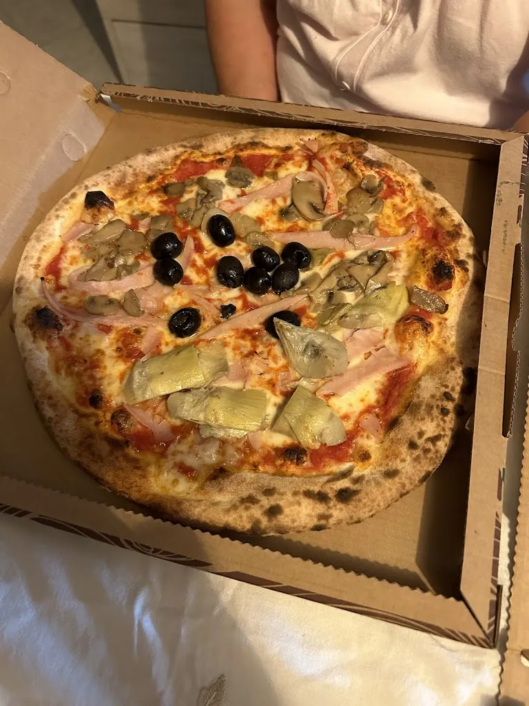 Ingrid Scola_Pizzeria Il Sorriso_Torre de' Busi_review