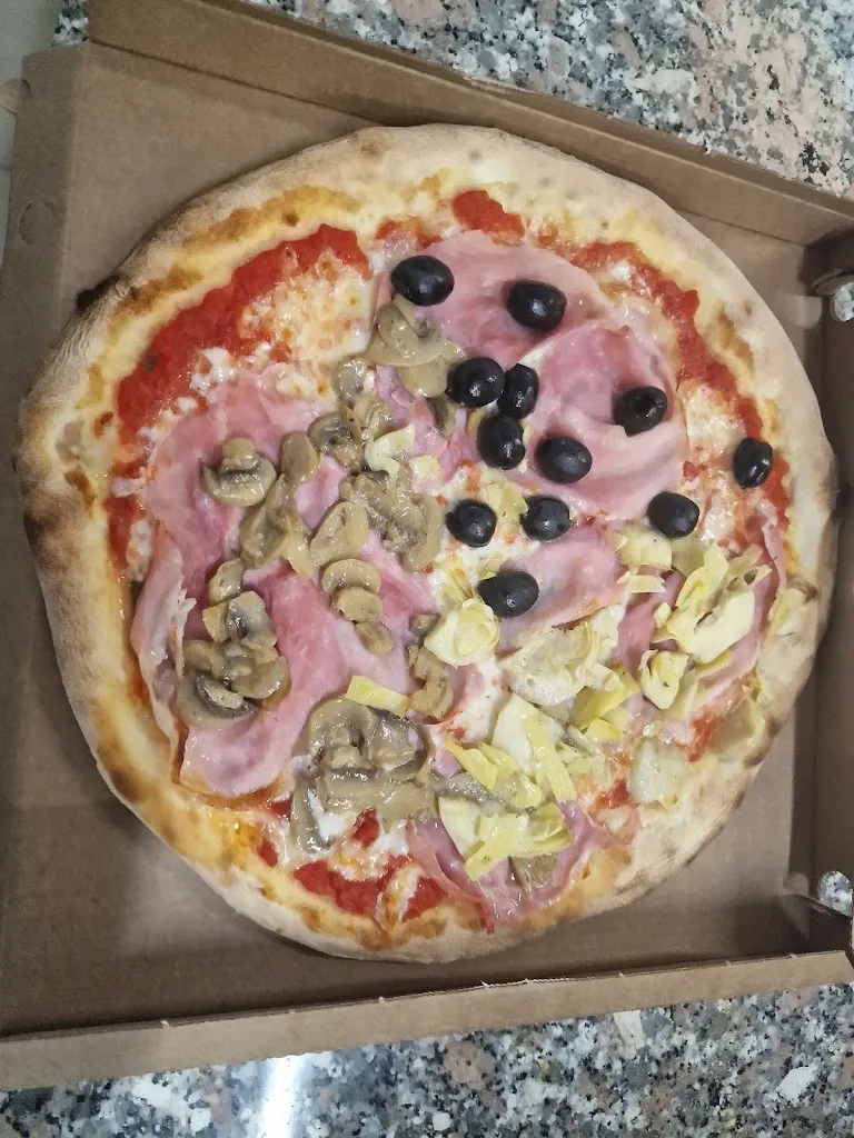 Pizzeria Il Sorriso_Torre de' Busi_slider_image_1