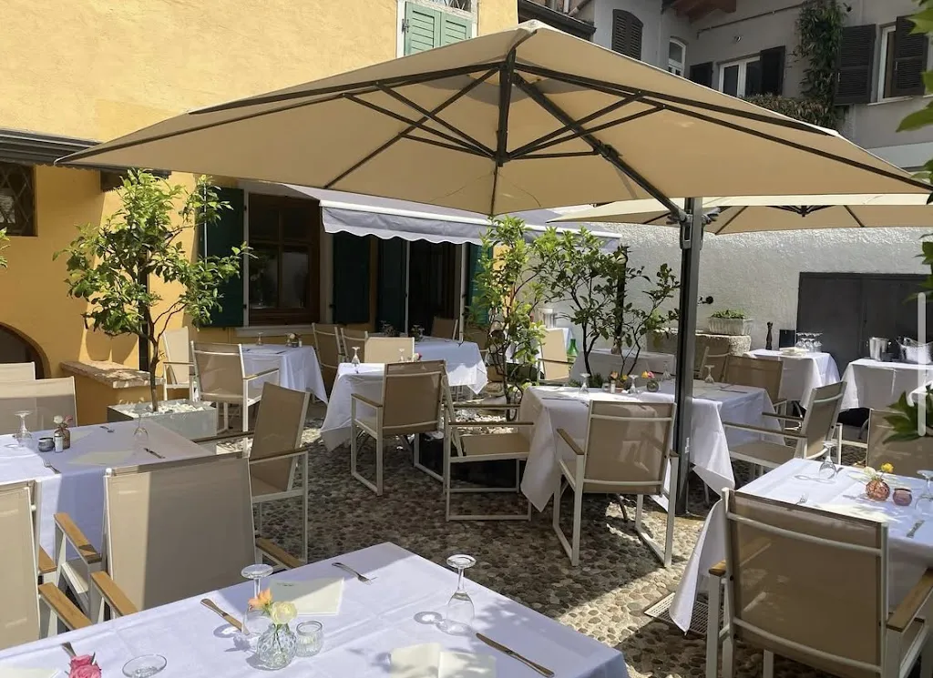 Osteria L'Antico Pozzo restaurant in Toscolano Maderno