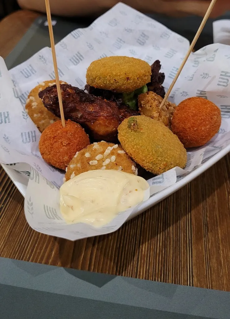 Lara Mahesh_Wiener Haus_Torre d'Arese_review