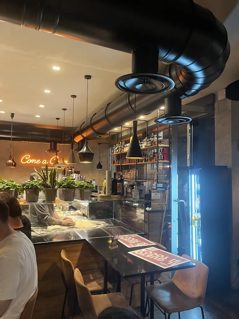 Edoardo Abeni_Con Le Mani_Torre d'Arese_review