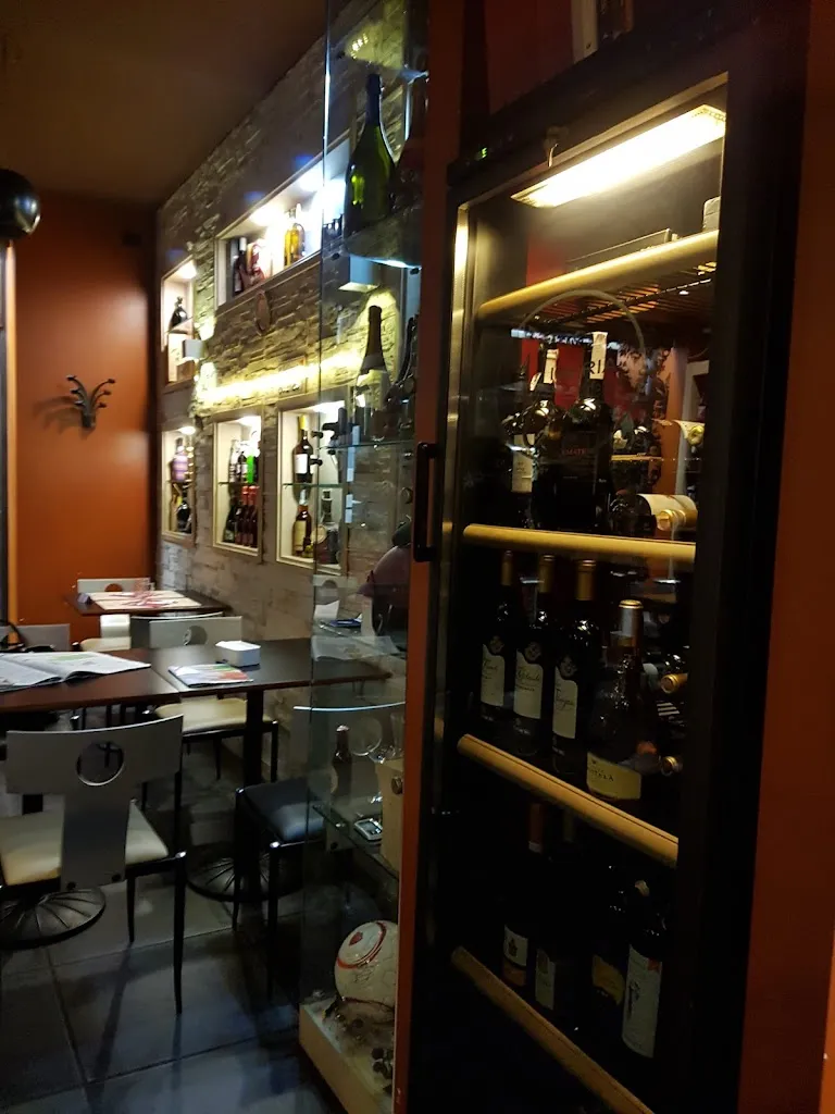 Vineria delle Corti_Torre d'Arese_slider_image_1