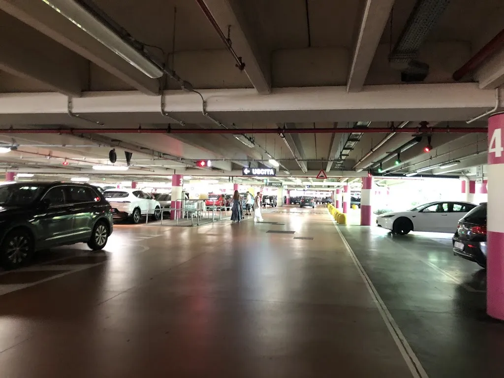 Raimond_Il Centro Arese_Torre d'Arese_review