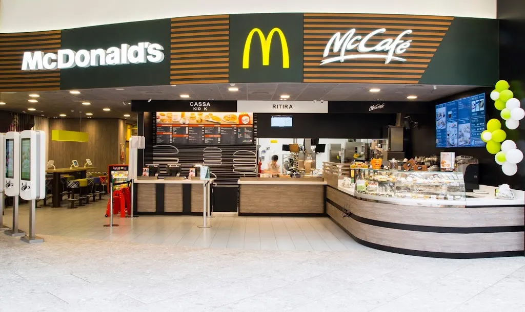 McDonald's Arese Mall_Torre d'Arese_slider_image_1