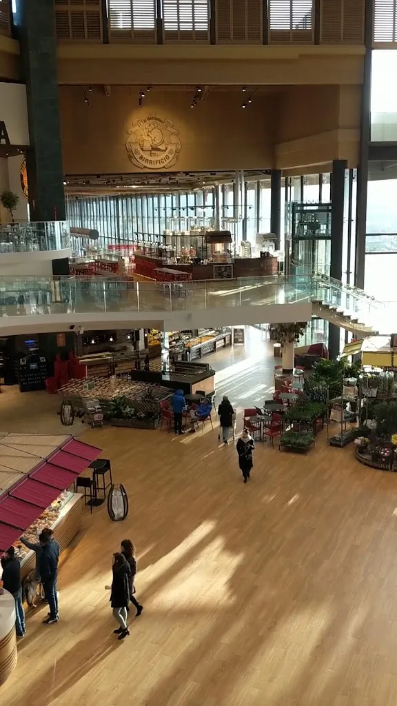 McDonald's Arese Mall_Torre d'Arese_slider_image_2