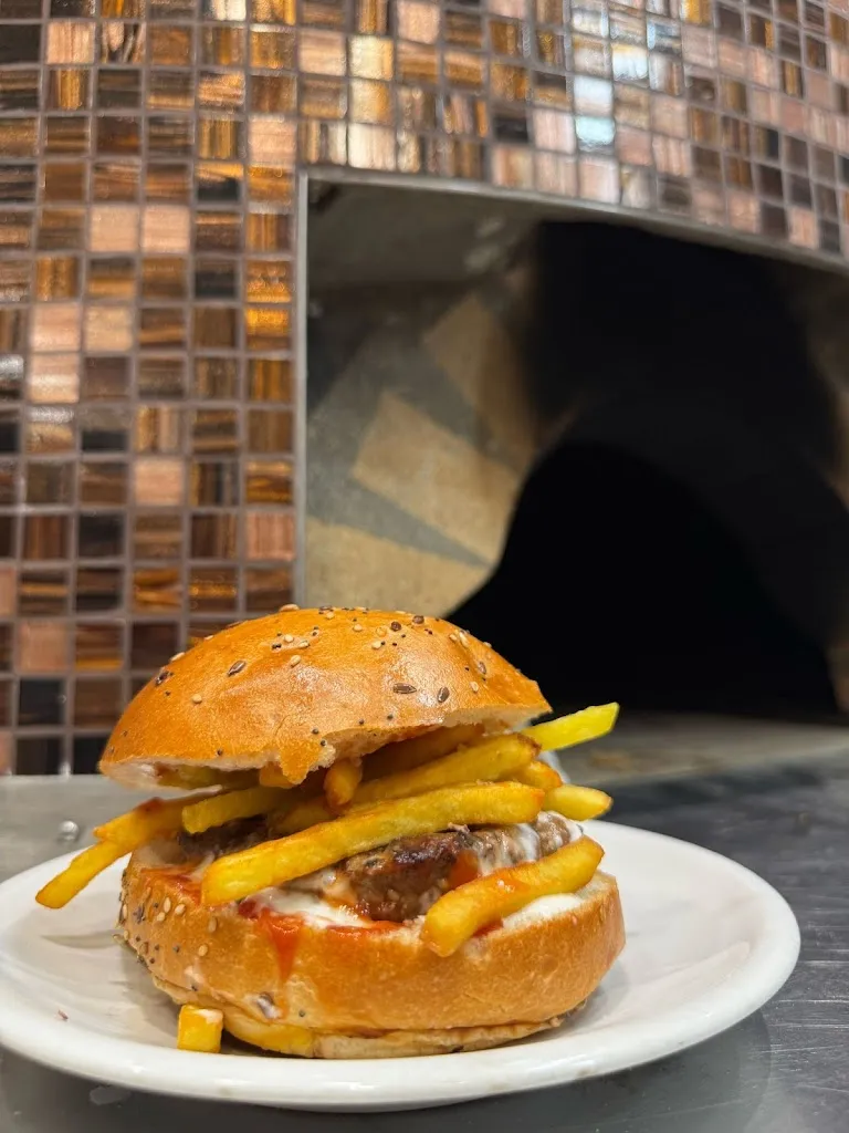 Pizzeria Re Ranocchio_Tregasio_slider_image_2