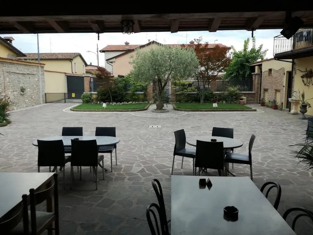 Pizzeria Paninoteca La Rocca_Travagliato_slider_image_3