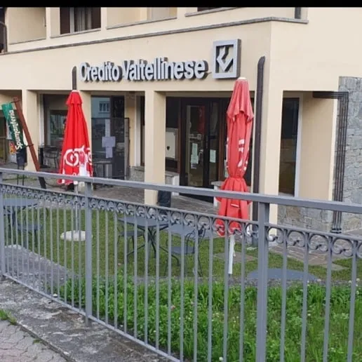 Bar Bonnie & Clyde restaurant in Tresivio