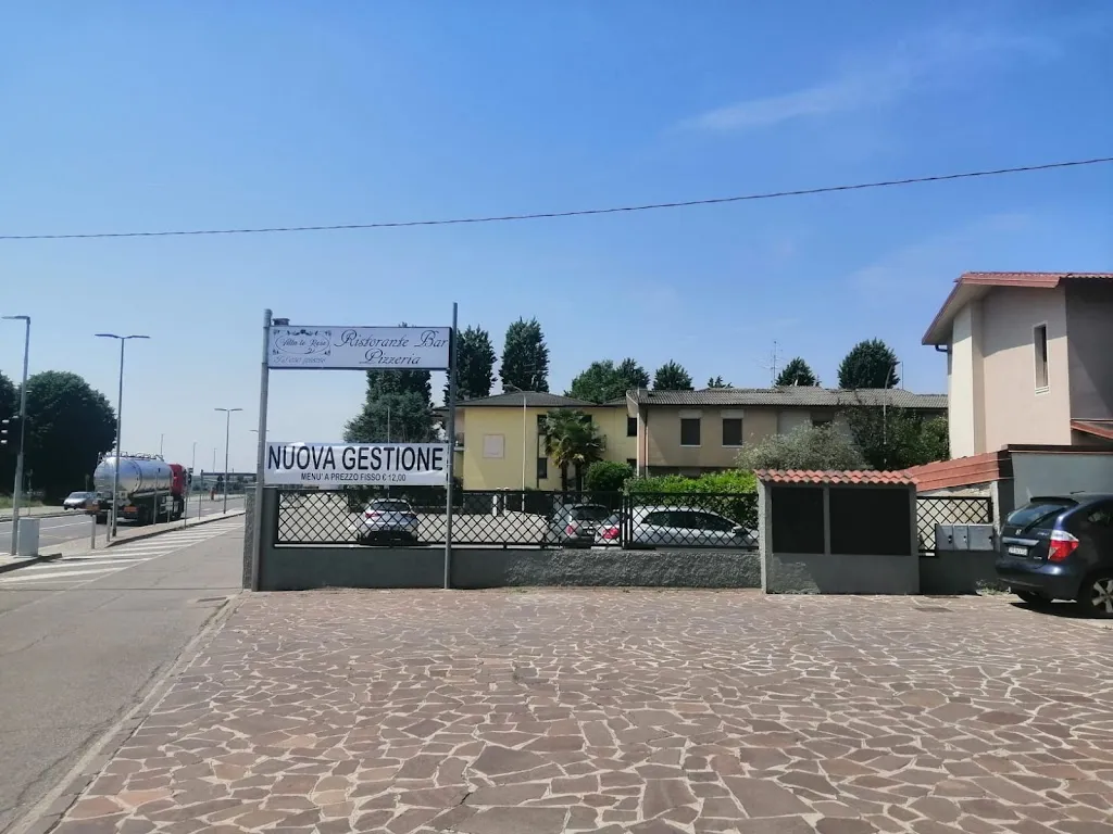 Laura Festa Sole_Villa le Rose_Trenzano_recensione