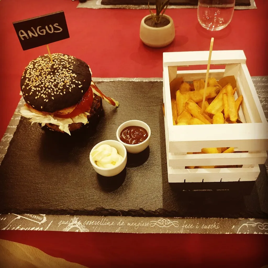 Villa Giulia Burger & Pizza_Trenzano_slider_image_3