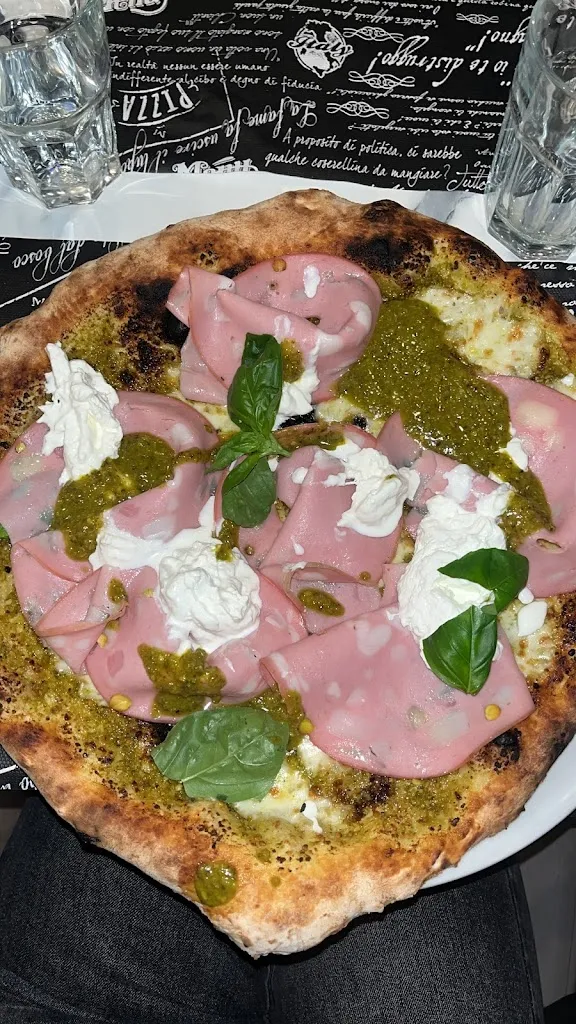 Noa Canini_SpaccaNapoli_Uboldo_review