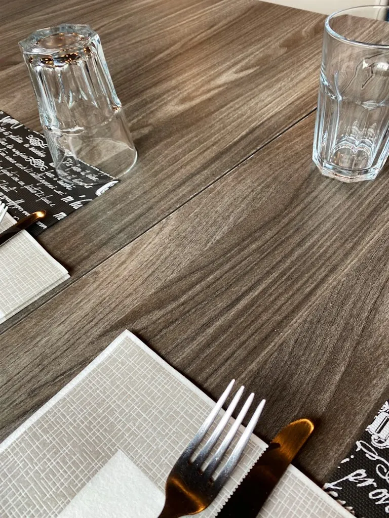 Traveler Abroad_SpaccaNapoli_Uboldo_review