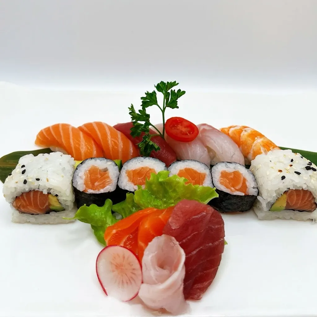 Sakura japanese restaurant_Uboldo_slider_image_3